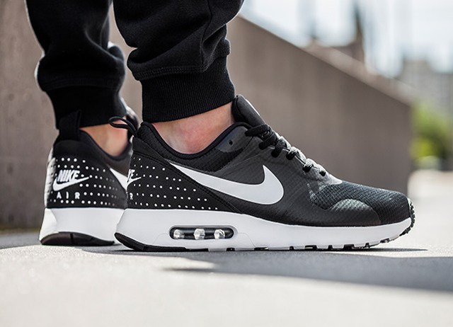 nike air max tavas black price