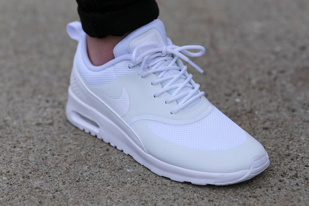 air max thea femme noir et blanche pas cher